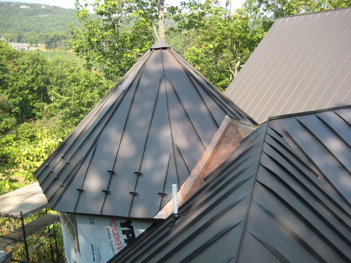 Professional Gutter Cleaning by Craftsman Roofing in Syracuse